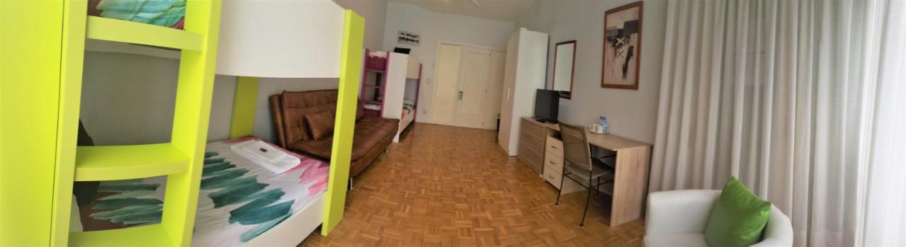 Pension Pamplonabeds Екстериор снимка