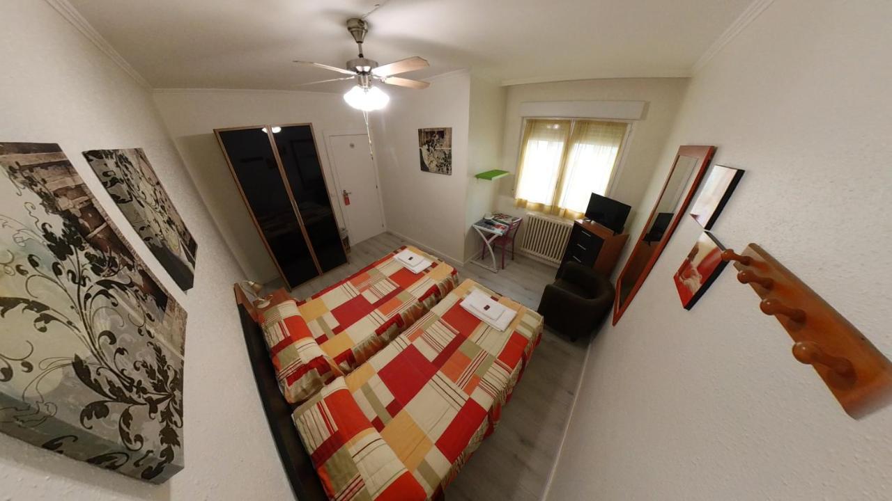 Pension Pamplonabeds Екстериор снимка