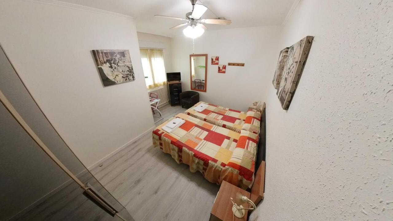 Pension Pamplonabeds Екстериор снимка