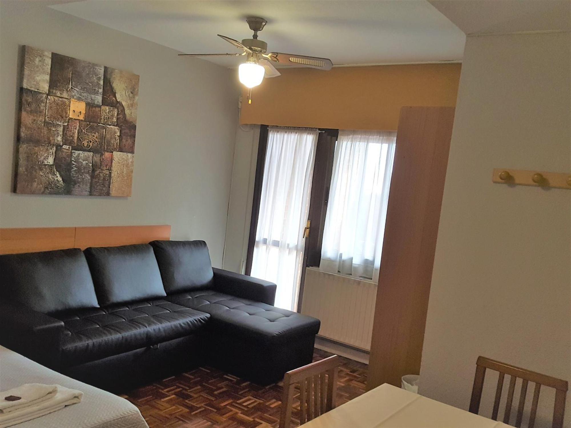 Pension Pamplonabeds Екстериор снимка
