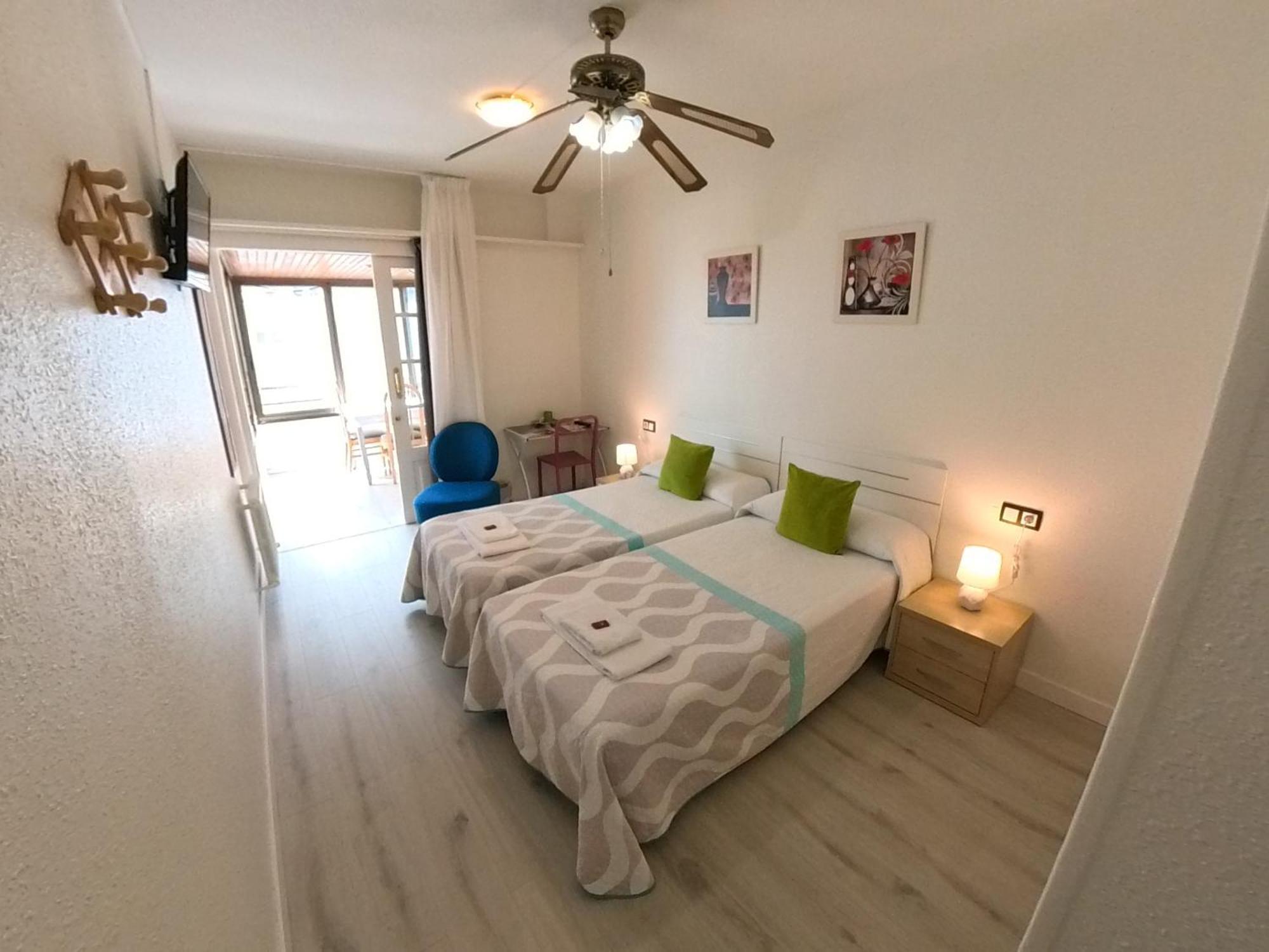 Pension Pamplonabeds Екстериор снимка