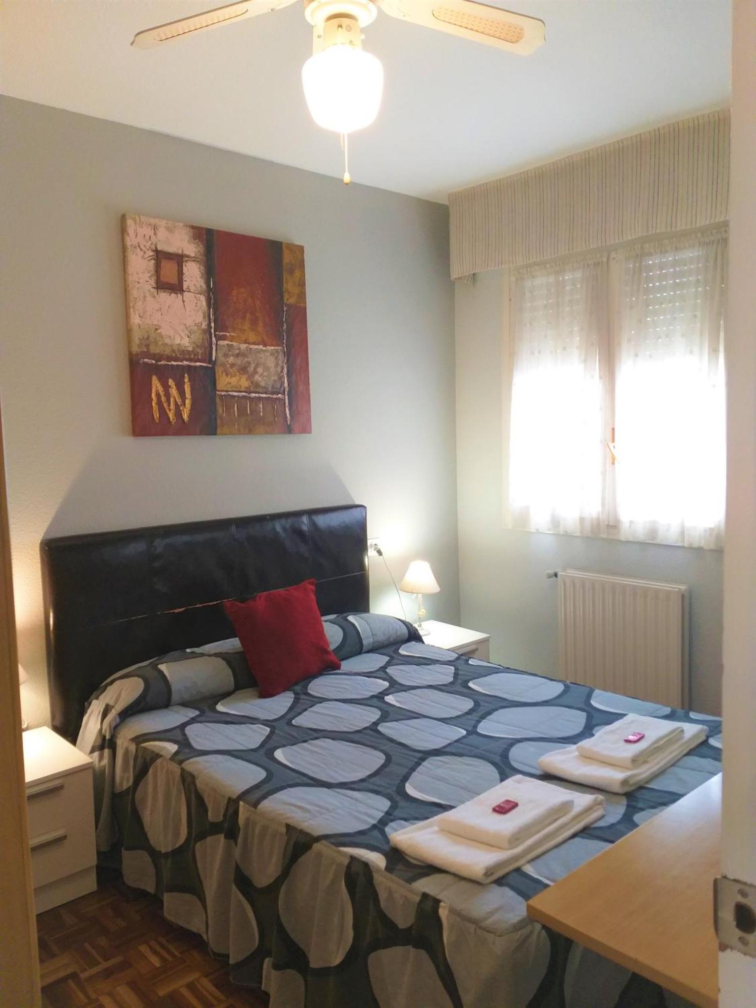 Pension Pamplonabeds Екстериор снимка