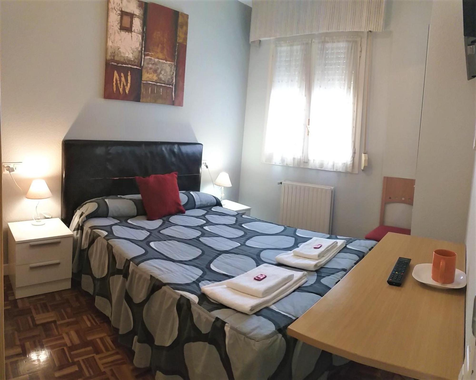 Pension Pamplonabeds Екстериор снимка