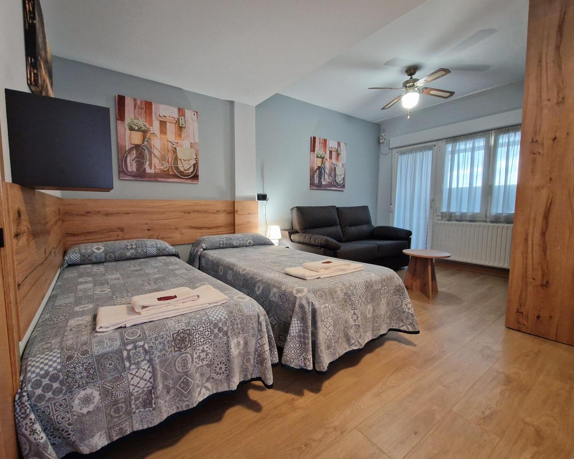 Pension Pamplonabeds Екстериор снимка
